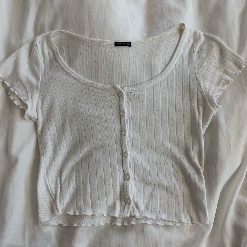 BRANDY MELVILLE WHITE BUTTON UP TOP
